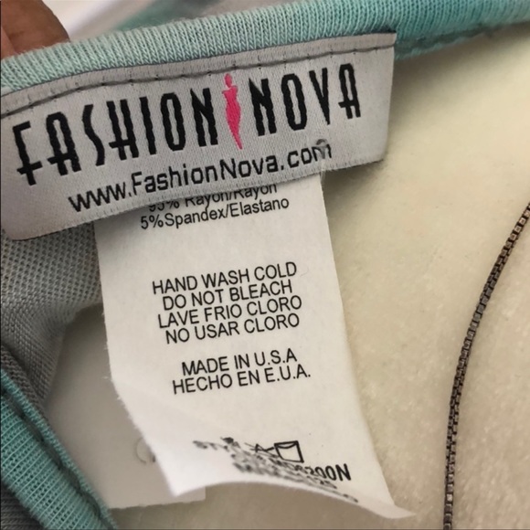 💙4/$25💙 FashionNova cutout dress - Picture 4 of 7